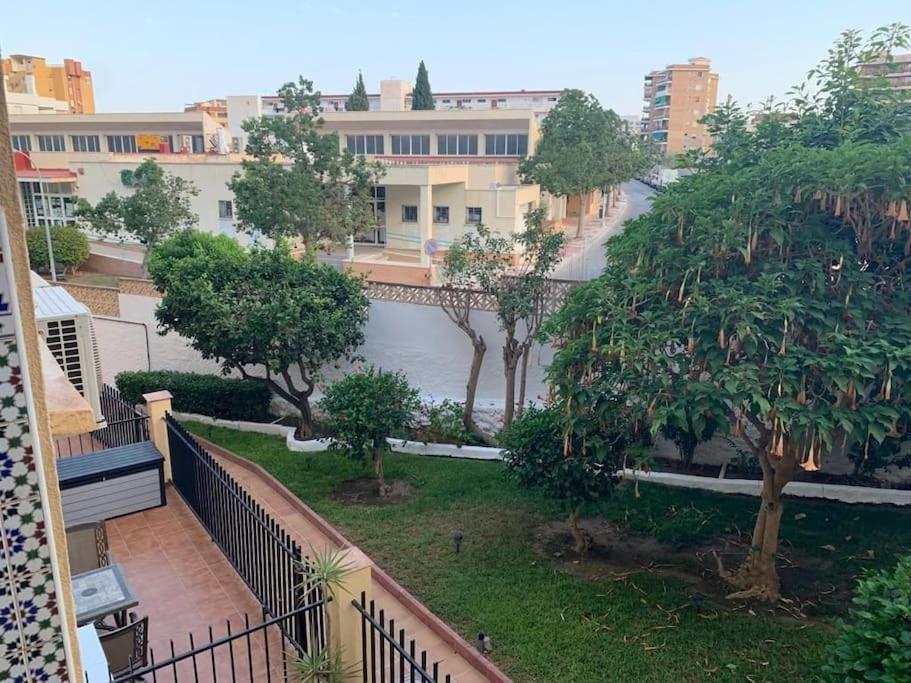 Apartamento En Carihuela Apartment Торемолинос Екстериор снимка